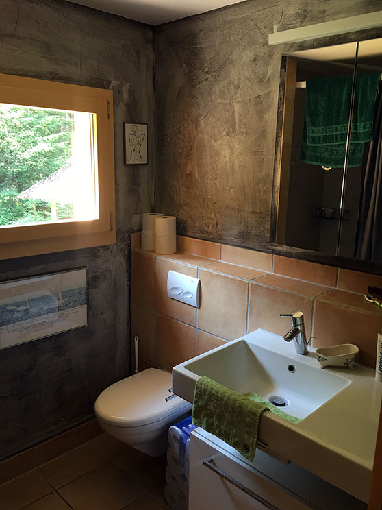 Die Zahnradbahn der Pilatus Bahnen fährt den steilen Pilatus hoch