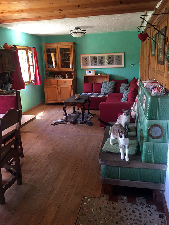 Die Zahnradbahn der Pilatus Bahnen fährt den steilen Pilatus hoch