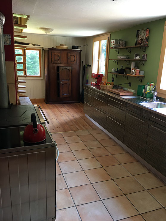 Die Zahnradbahn der Pilatus Bahnen fährt den steilen Pilatus hoch